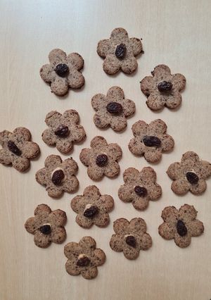 Una foto de Galletas de harina de "trigo" sarraceno y pasas 🍇