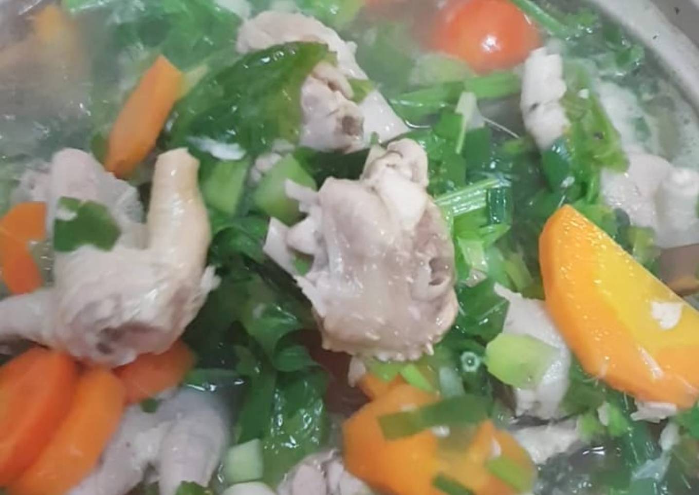 Soup sayap ceker putih