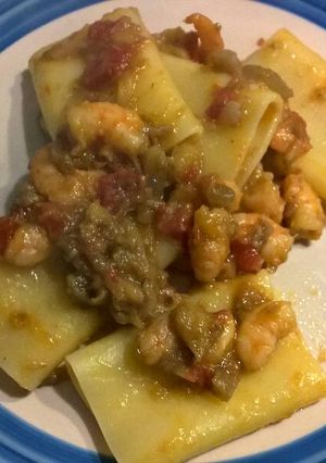 Foto di Paccheri con gamberi e melanzane