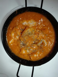 Una foto de Bacalao fresco con tomate