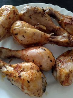 Una foto de Jamoncitos de pollo en la airfryer