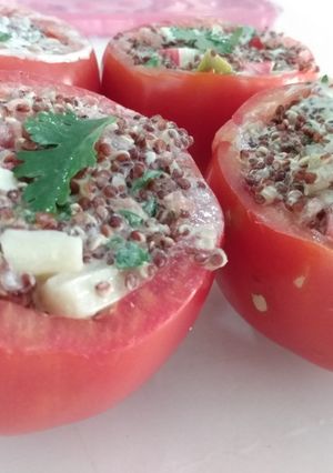 Una foto de Tomates rellenos con quinoa