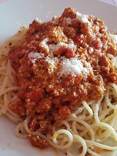 Una foto de Espaguetti con salsa boloñesa a mi manera
