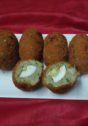 কাঁচাকলা দিয়ে ডিম চপ রেসিপির প্রধান ছবি