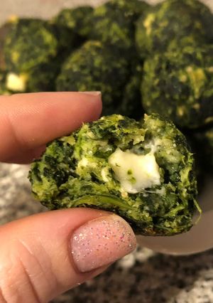 Una foto de Croquetas de espinaca y brócoli rellenas de muzarella