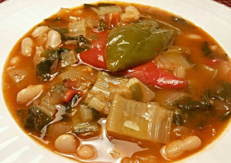Alubias blancas con acelgas, hinojo y puntas de pimientos