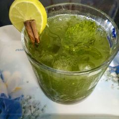 A picture of Mint lemon & cinnamon squash.