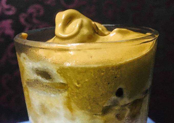 Resep Dalgona Coffee tanpa mixer yg lagi hitsss anti gagal yang Lezat
