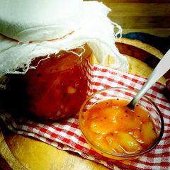 A picture of Sweet mango pickle.