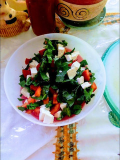 Una foto de Ensalada De Espinaca Con Queso