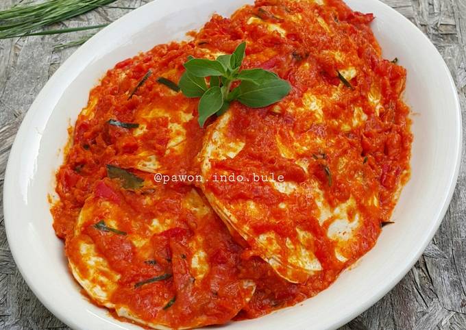 Step-by-Step Guide to Prepare Super Quick Homemade Eggs in Chili Sauce
(Telur Balado)