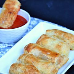 A picture of Easy Mozz Sticks.