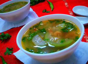 A picture of Dry Shrimp Soup with bottle gourd.