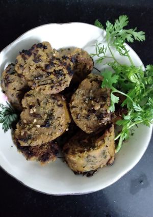 A picture of Methi Muthiya.
