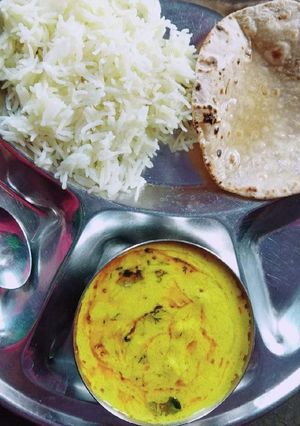 A picture of Kadi chawal.