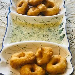 A picture of Medu vada.