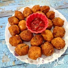 A picture of Cheese Bread Balls.