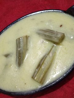સરગવા ની શીંગ ની કઢી (Saragva Shing Kadhi Recipe In Gujarati) રેસીપી મુખ્ય ફોટો