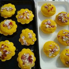 A picture of Pineapple tutti fruity Muffins.