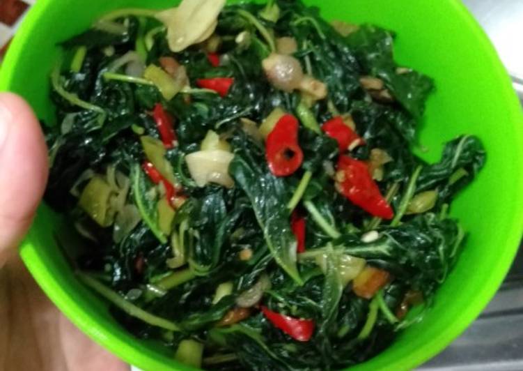 Tumis bayam ala busui