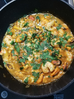 Una foto de Zarzuela de mejillones y gambas