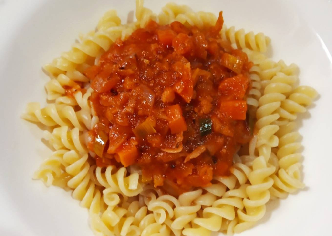 Tirabuzones con falsa bolognesa de coliflor