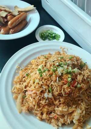 รูปของ ข้าวผัดมาม่าไก่เผ็ดเกาหลีแห้ง