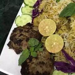 A picture of Kacche qeeme ke kabab.