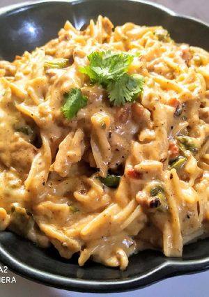 A picture of Cheesey chicken pasta.