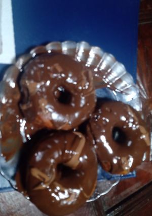 Una foto de Donas con baño de chocolate