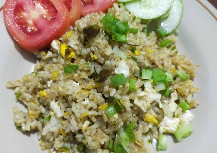 Nasi Goreng Hijau Daun Jeruk