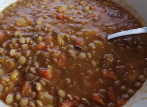 Foto principal de Lentejas con verduras en Mambo