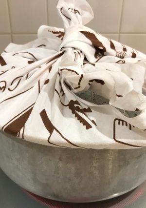 A picture of Steamed cake tips! - How to steam without special equipments.