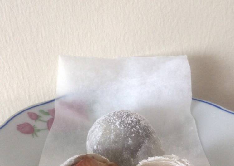 Strawberry anko daifuku
