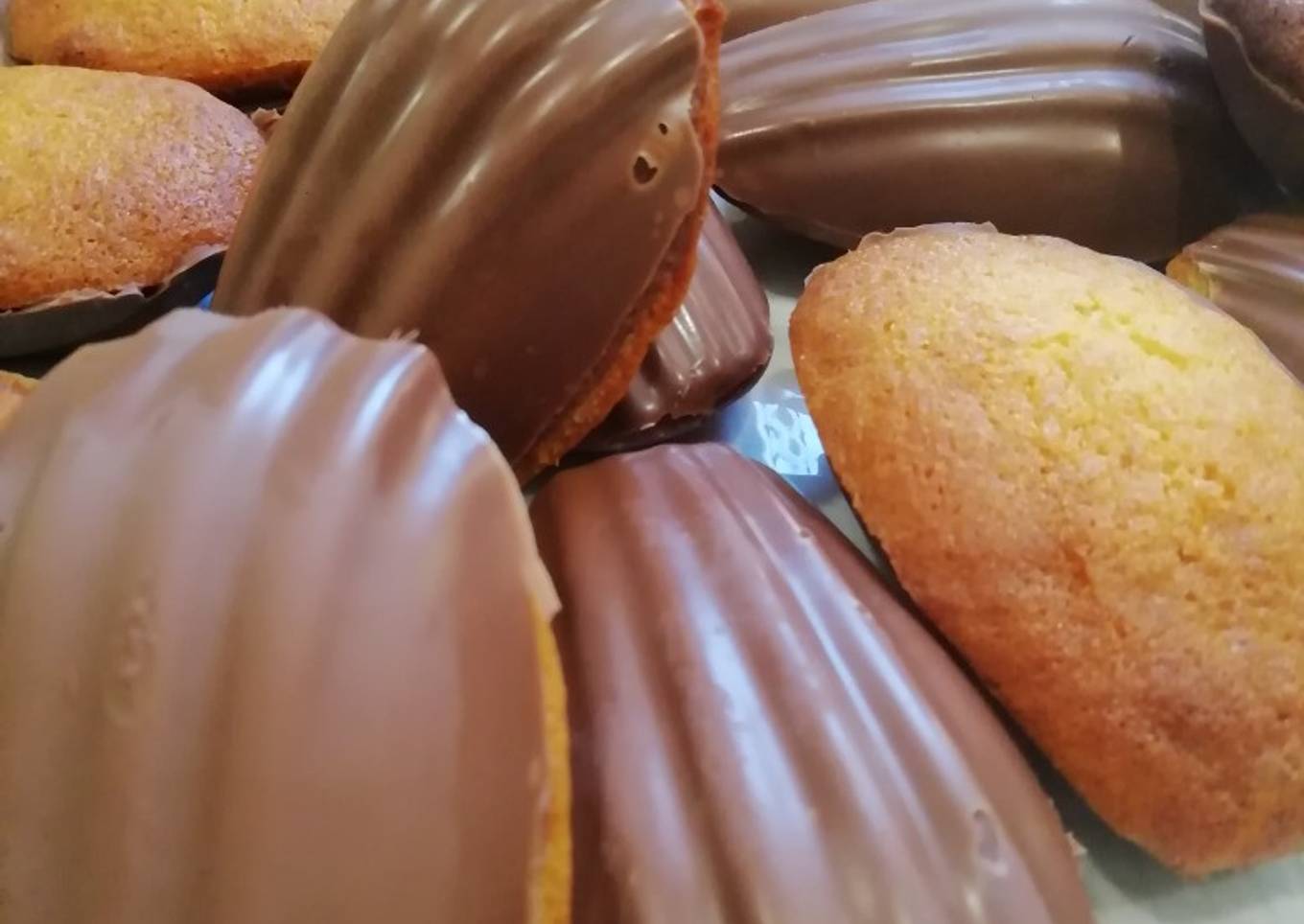 Madeleines au miel et coques en chocolat au lait 🍫