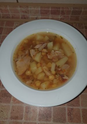 Фото Куриный суп с нутом.