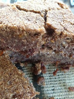 Una foto de Budín húmedo de banana y coco (sin harinas)