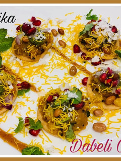 A picture of Dabeli Chaat.