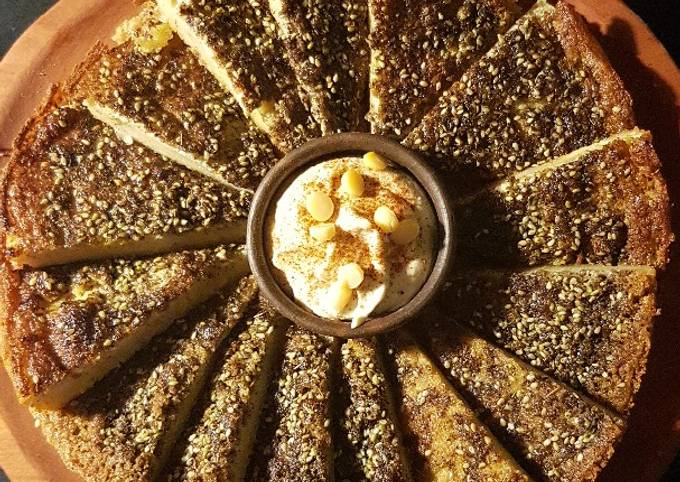 Muy fácil! Farinata y zaatar: Mi versión Receta de Benjamín Majluf Adauy-  Cookpad