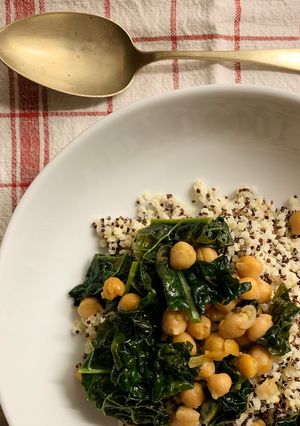 Foto di Minestra di ceci e cavolo nero con miglio e quinoa