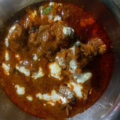 A picture of Chicken curry for new learners.