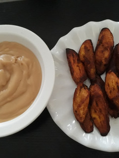 A picture of Fried plantain with pap.