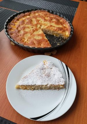 Körtés-barackos pite rizs és zabpehelyliszttel 🍑🍐 recept fotója