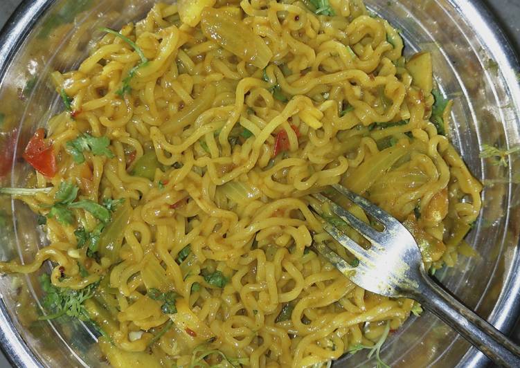 How to Prepare Super Quick Homemade Maggi with Veggies