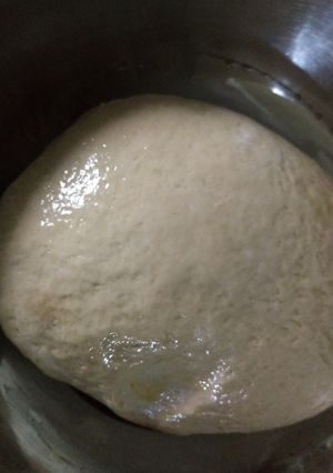 صورة لوصفة عجينه بيتزا الهشه الايطاليه