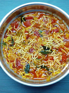 સેવ ટામેટા નું શાક(Sev Tomato Shak Recipe In Gujarati) રેસીપી મુખ્ય ફોટો