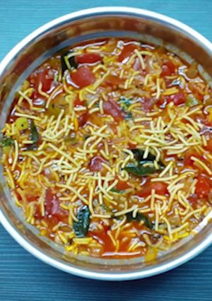 સેવ ટામેટા નું શાક(Sev Tomato Shak Recipe In Gujarati) રેસીપી મુખ્ય ફોટો