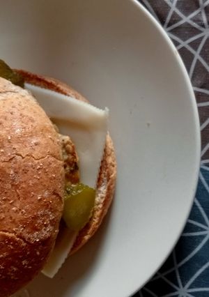 Una foto de 🍔Hamburguesas de pollo al horno🐓