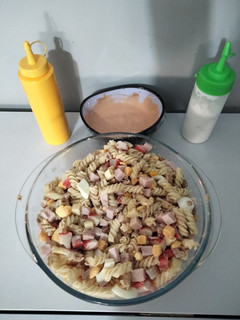 Una foto de Ensalada de pasta + salsas
