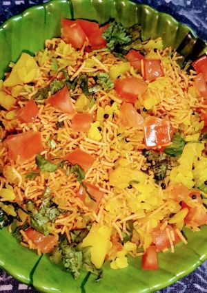 A picture of Poha (Healthy breakfast).